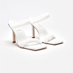 Good American terrycloth slip on sandal heels; size 9.5